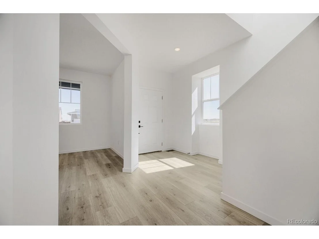 Photo of 46434 Heritage Ave