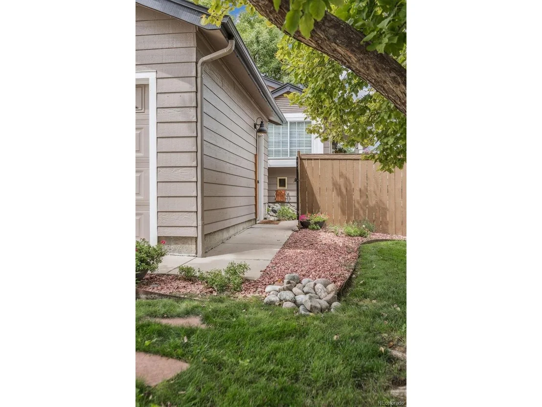 Photo of 568 Arden Cir