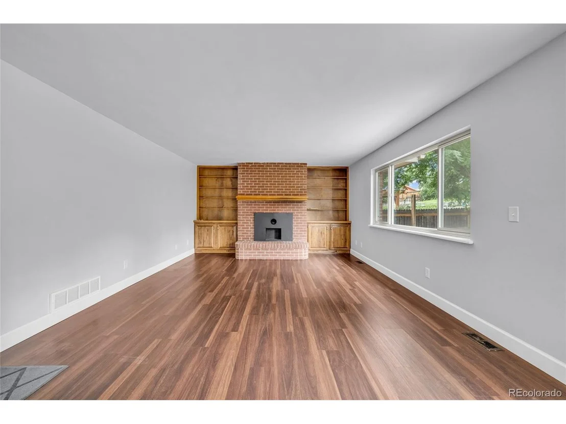 Photo of 3963 W Temple Pl