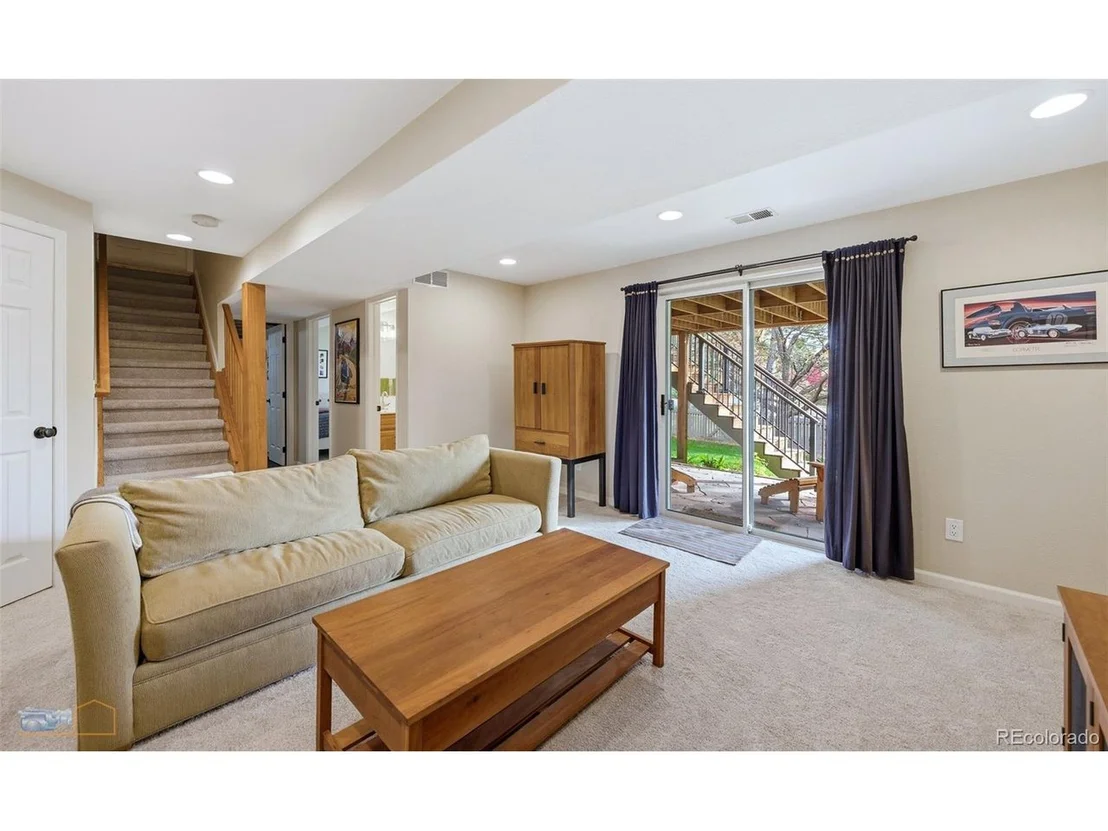 Photo of 592 Spruce Cir
