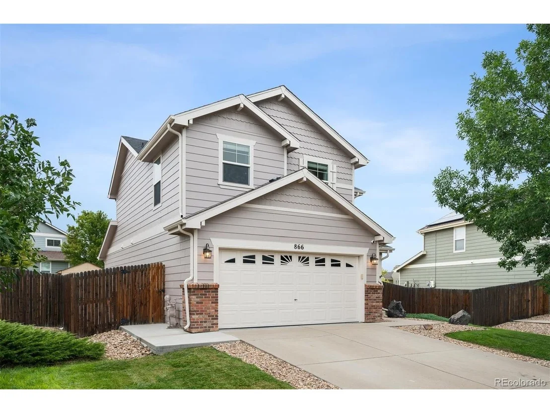 Photo of 866 Sagebrush Dr