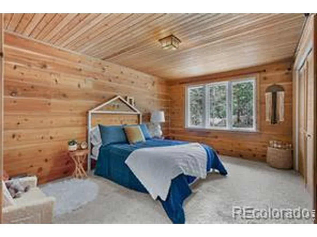 Photo of 746 Riverside Dr