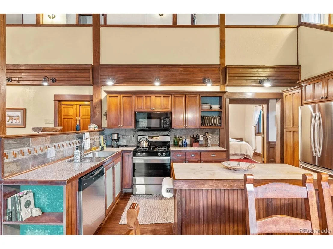 Photo of 2222 Lions Lane