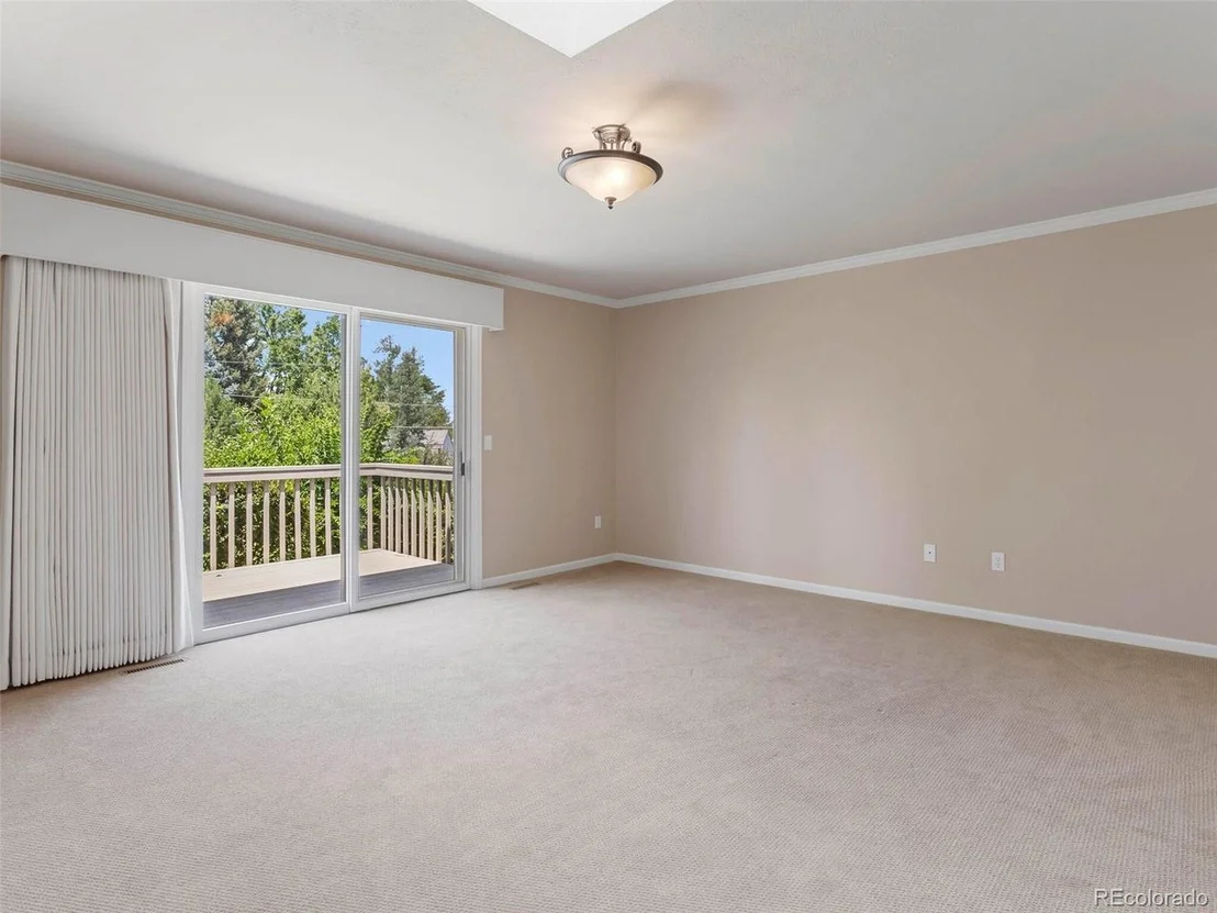 Photo of 721 Front Range Rd