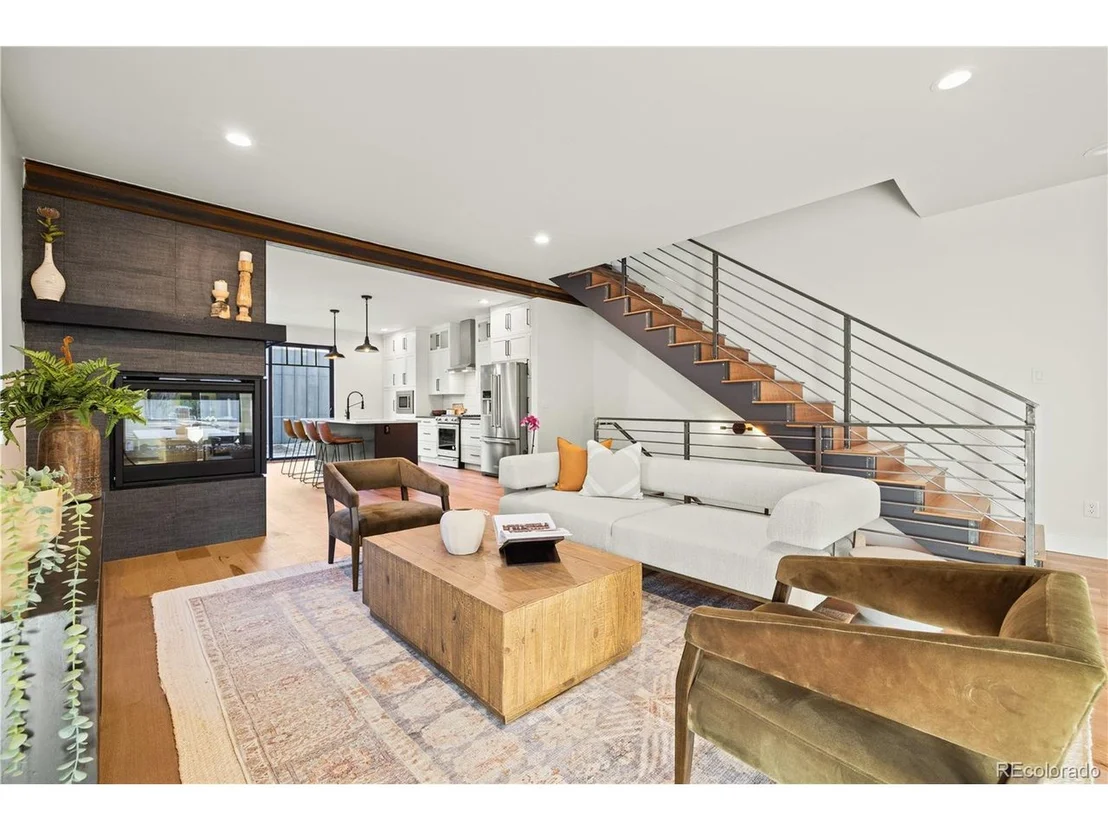 Photo of 3920 Stuart