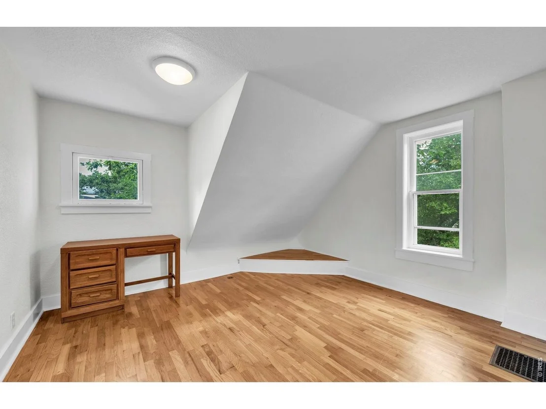 Photo of 320 Pearl St
