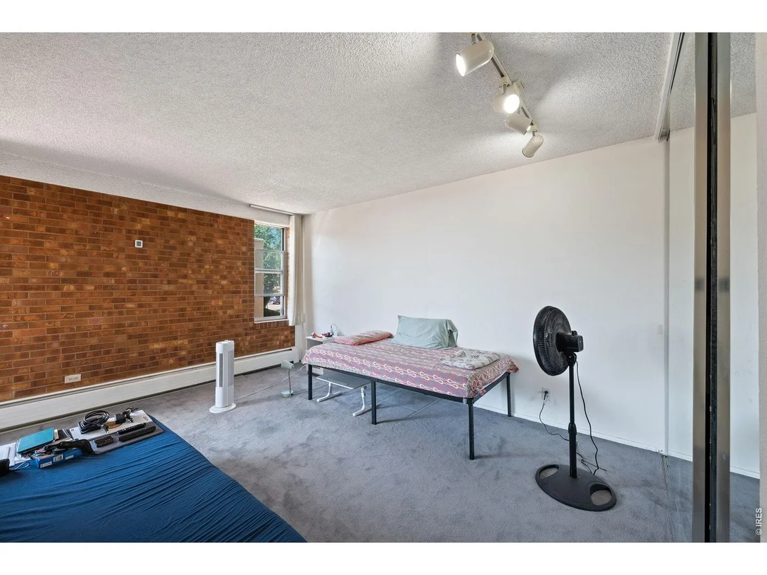 Photo of Unit 202 at 850 20th St