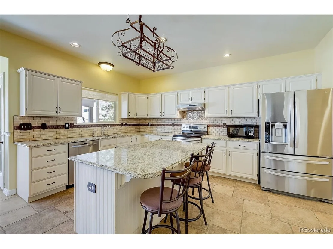 Photo of 1670 Ridgeview Cir