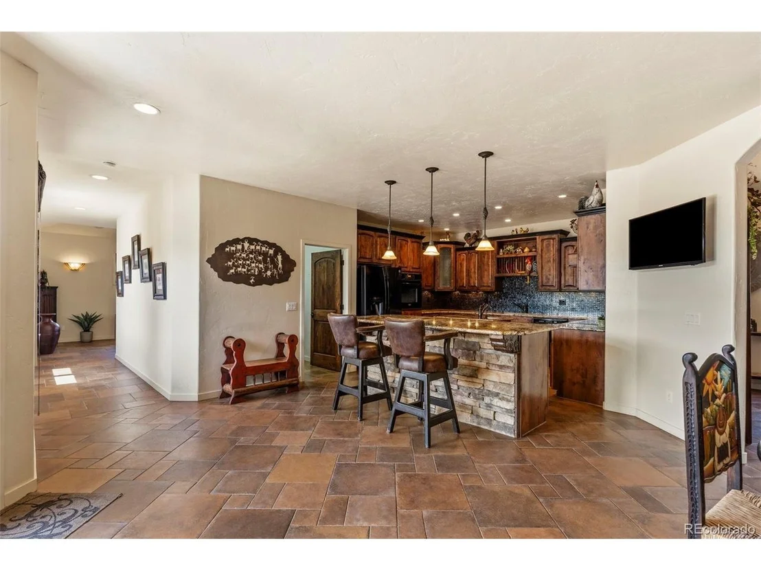 Photo of 28098 Green Valley Ln