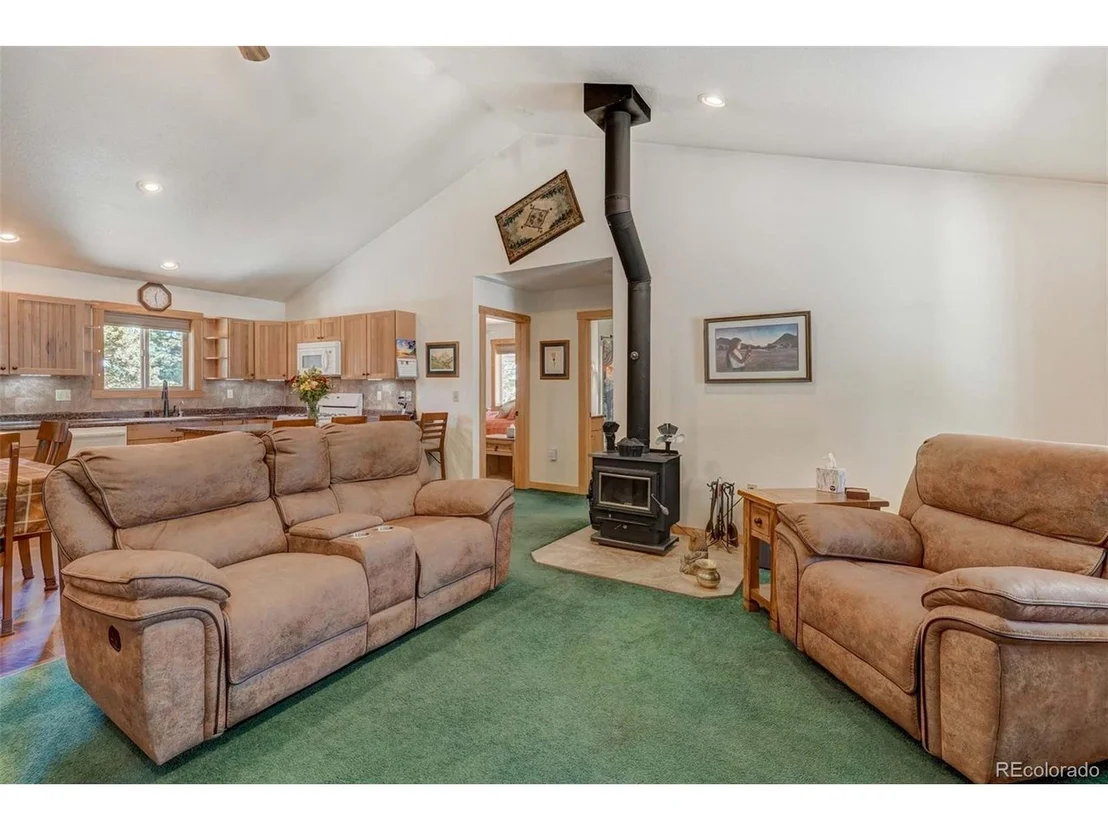 Photo of 453 Castle Mountain Dr
