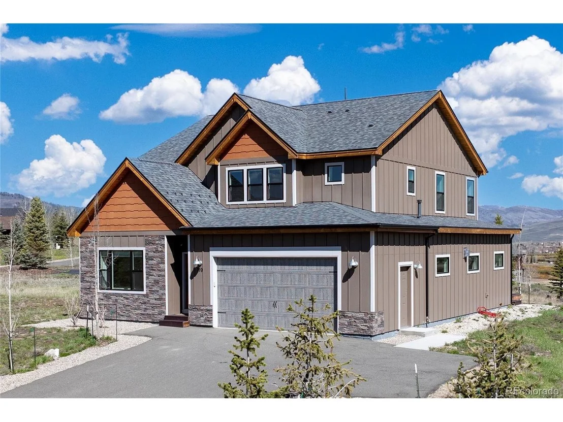 Photo of 719 Saddle Ridge Cir