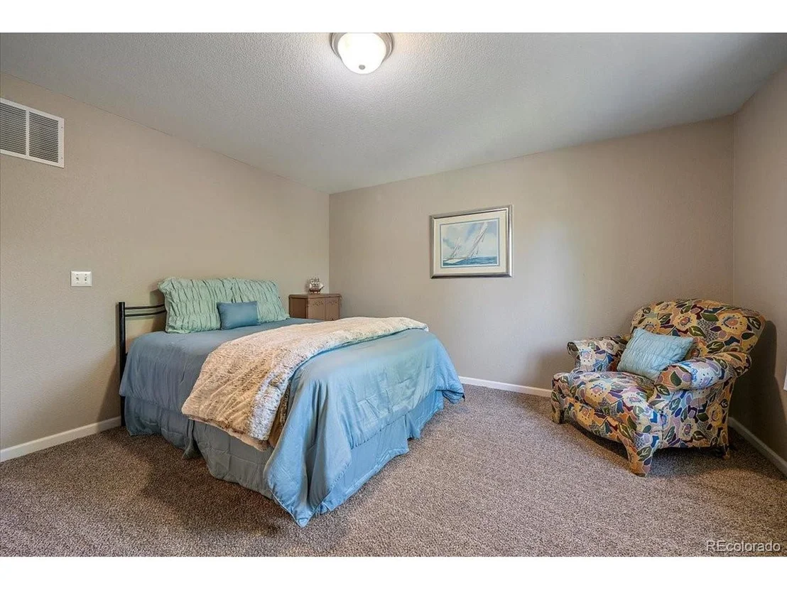 Photo of 11203 Coal Mine St