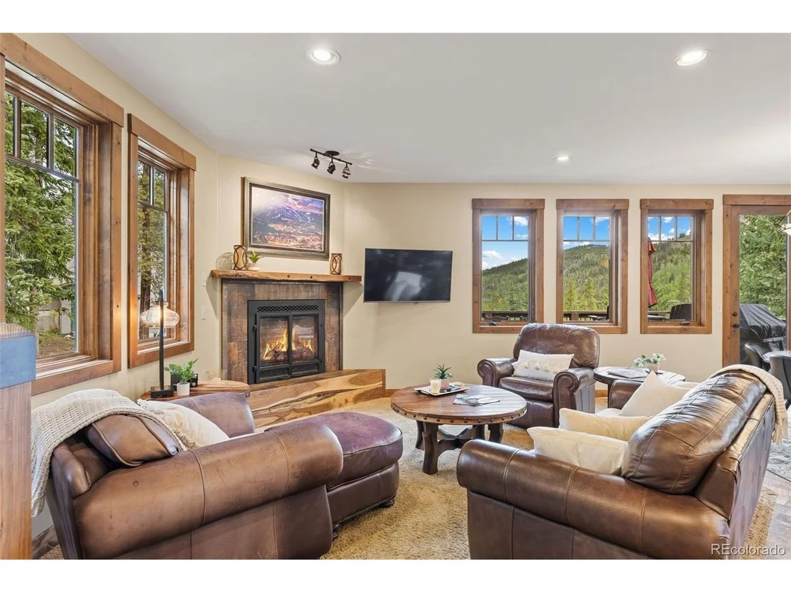 Photo of 861 High Point Dr