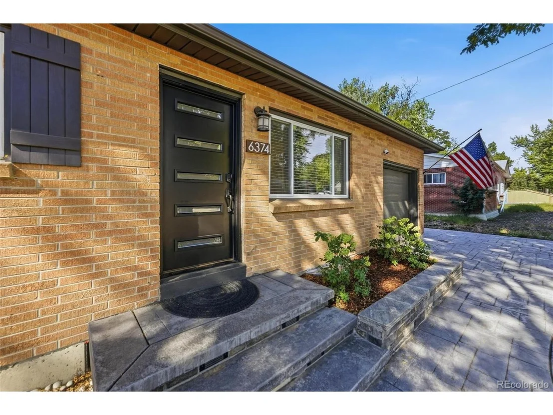Photo of 6374 Iris Ct