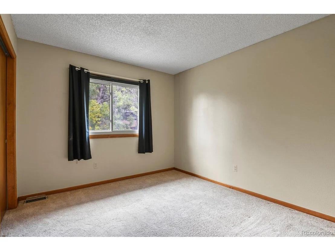 Photo of 10548 Hobbit Ln