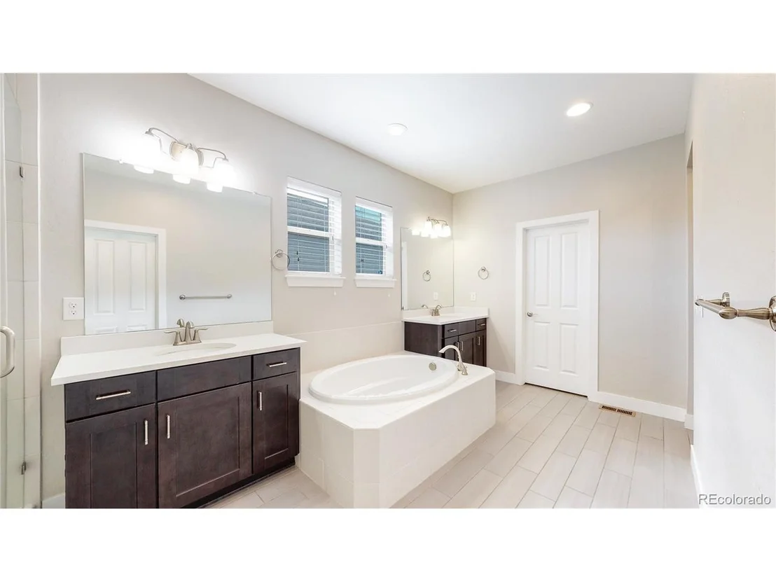 Photo of 16619 Prospect Ln