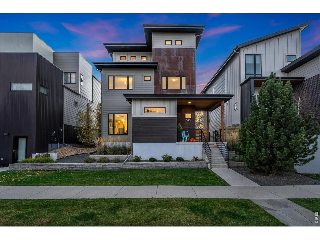 Photo of 345 Pascal St