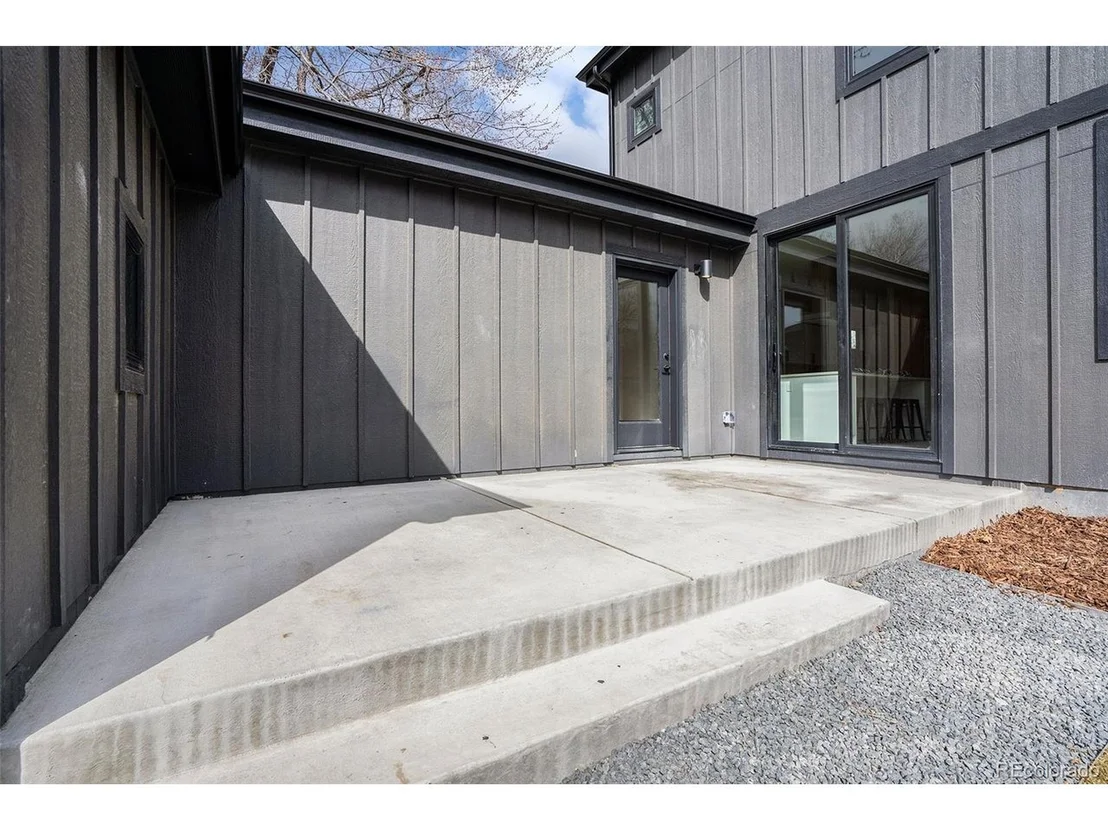 Photo of 1165 Locust St