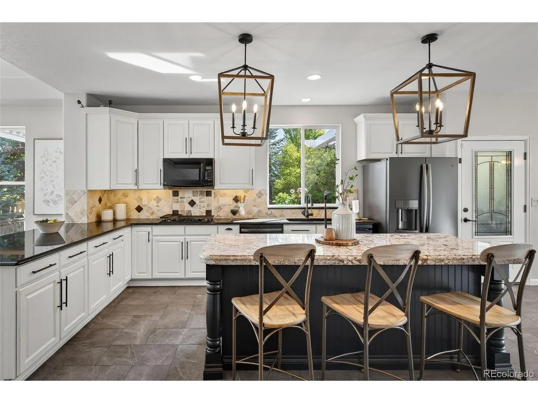 Photo of 6114 Devinney Ct