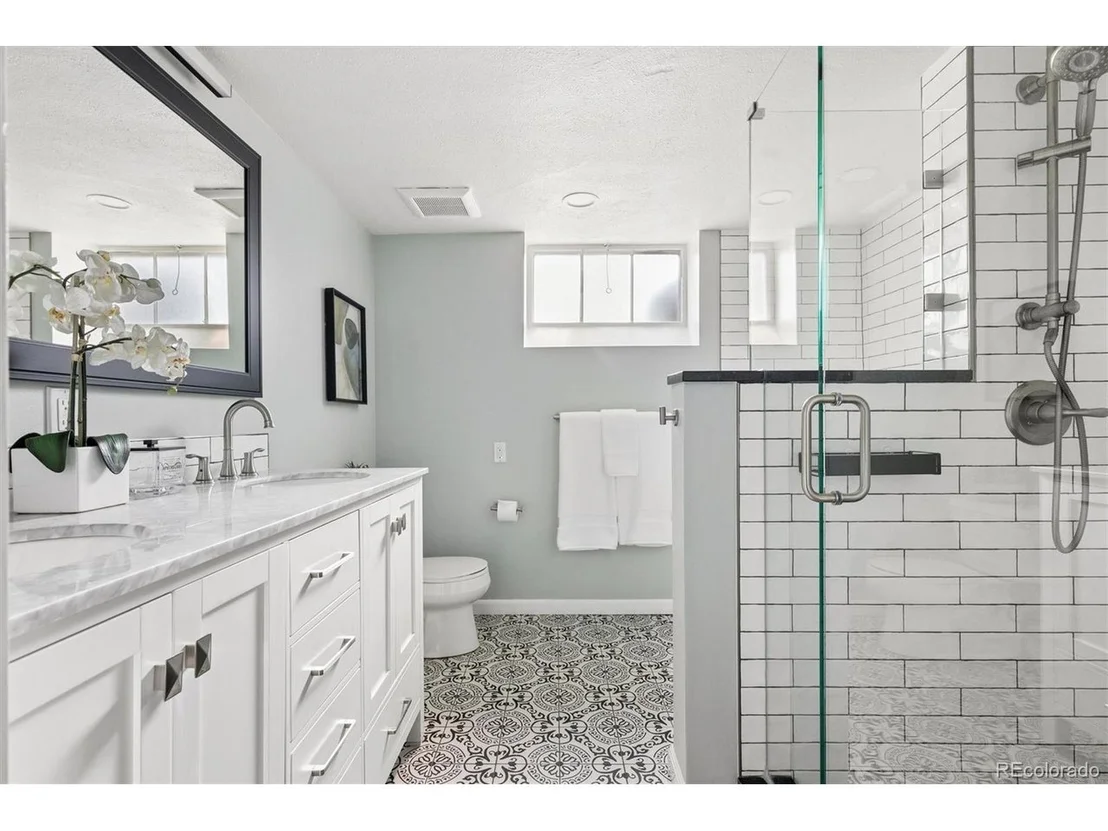 Photo of 450 Elm St