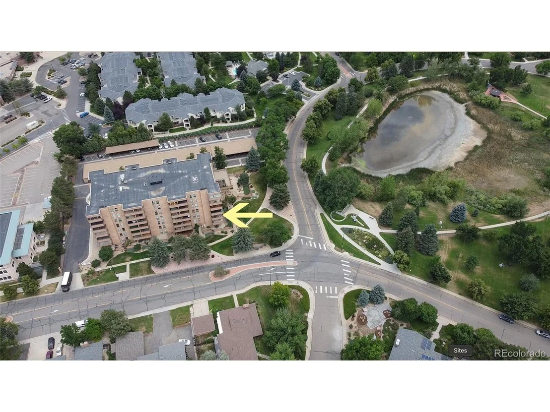 Photo of Unit 308 at 500 Mohawk Dr