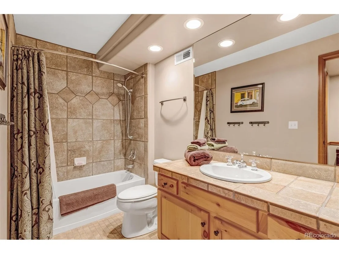 Photo of 935 Meadow Run