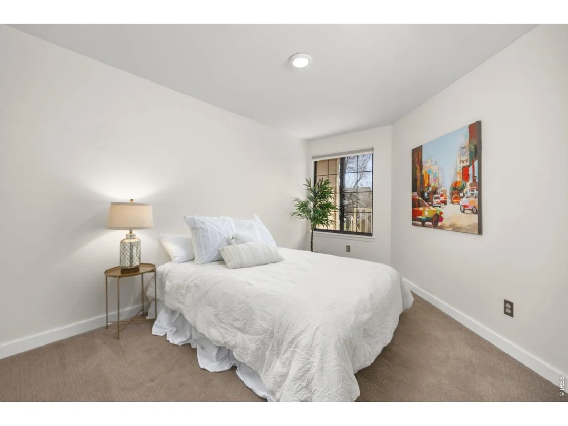Photo of Unit B at 5904 Gunbarrel Ave