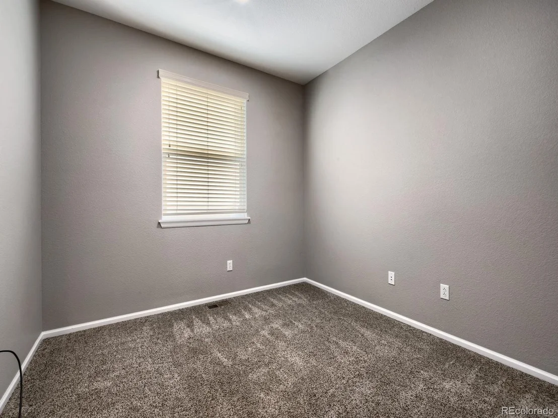 Photo of 11039 Valleybrook Cir