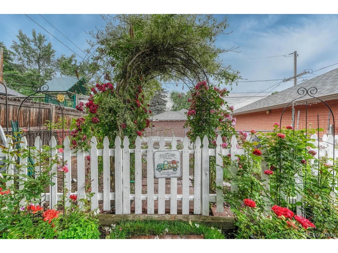 Photo of 4128 Hooker St