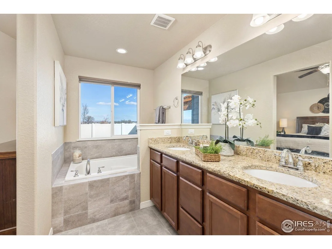 Photo of 6038 Carmon Dr