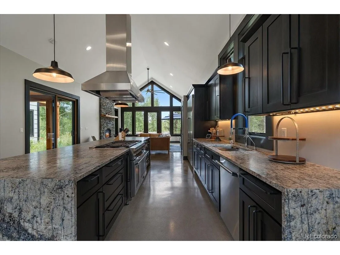Photo of 32990 Stagecoach Blvd