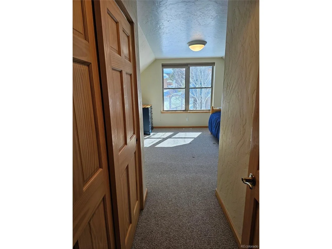 Photo of 861 Mink Ln