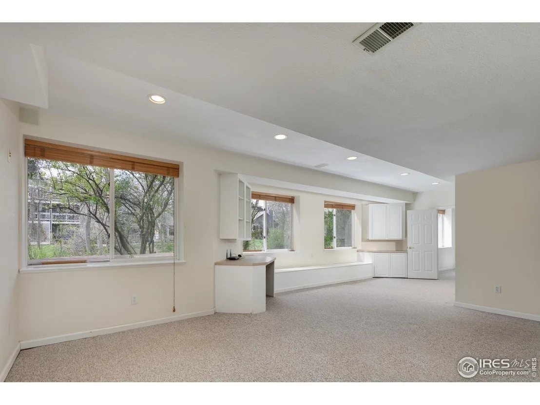 Photo of 4866 Franklin Dr