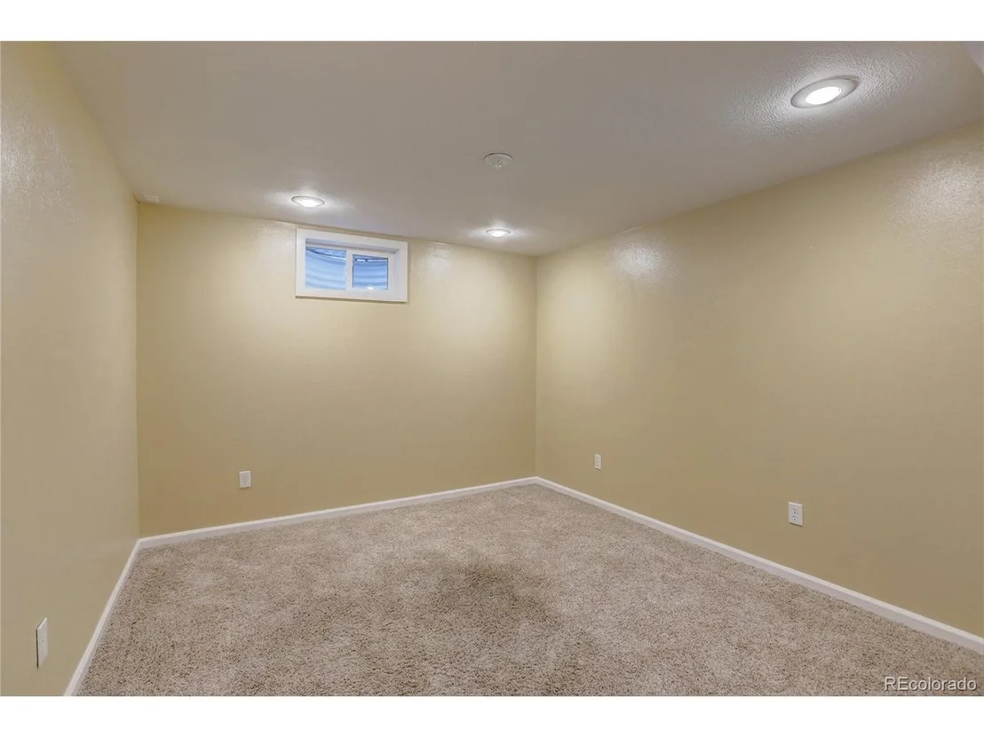 Photo of 6552 Iris St
