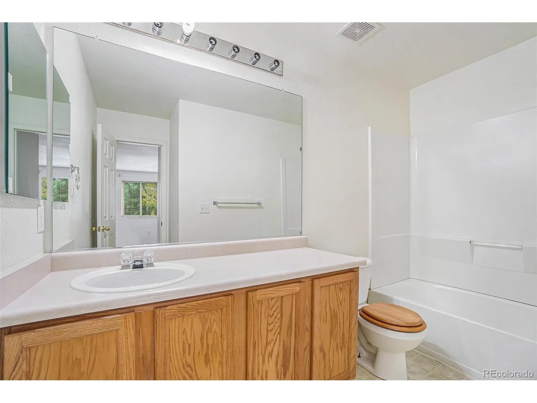 Photo of 6520 Stagecoach Ave