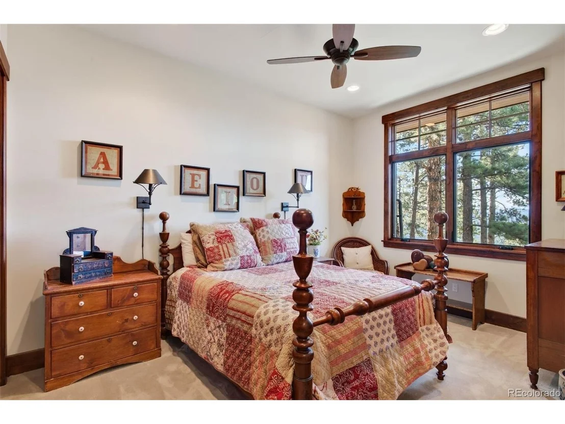 Photo of 1028 Blue Grass Trl