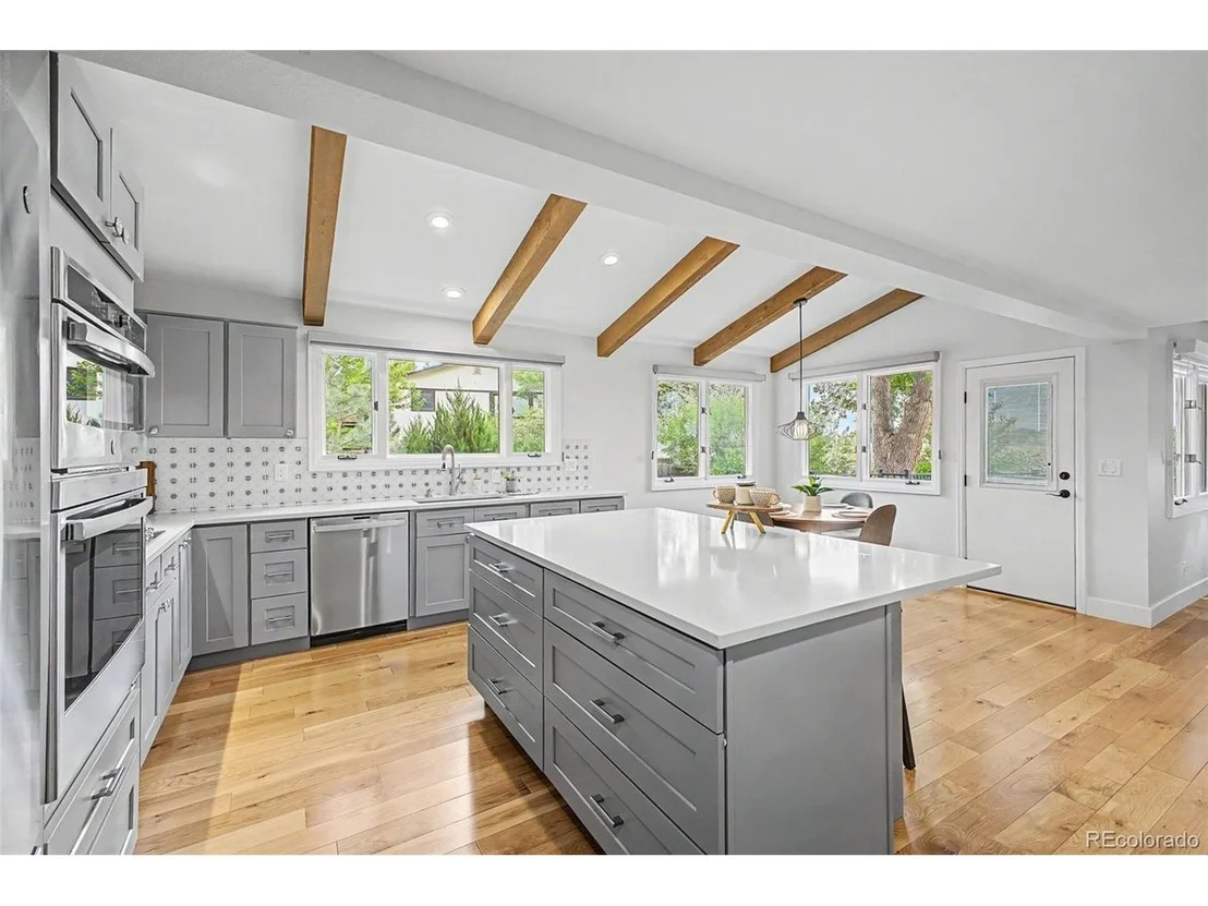 Photo of 8210 Jay Cir