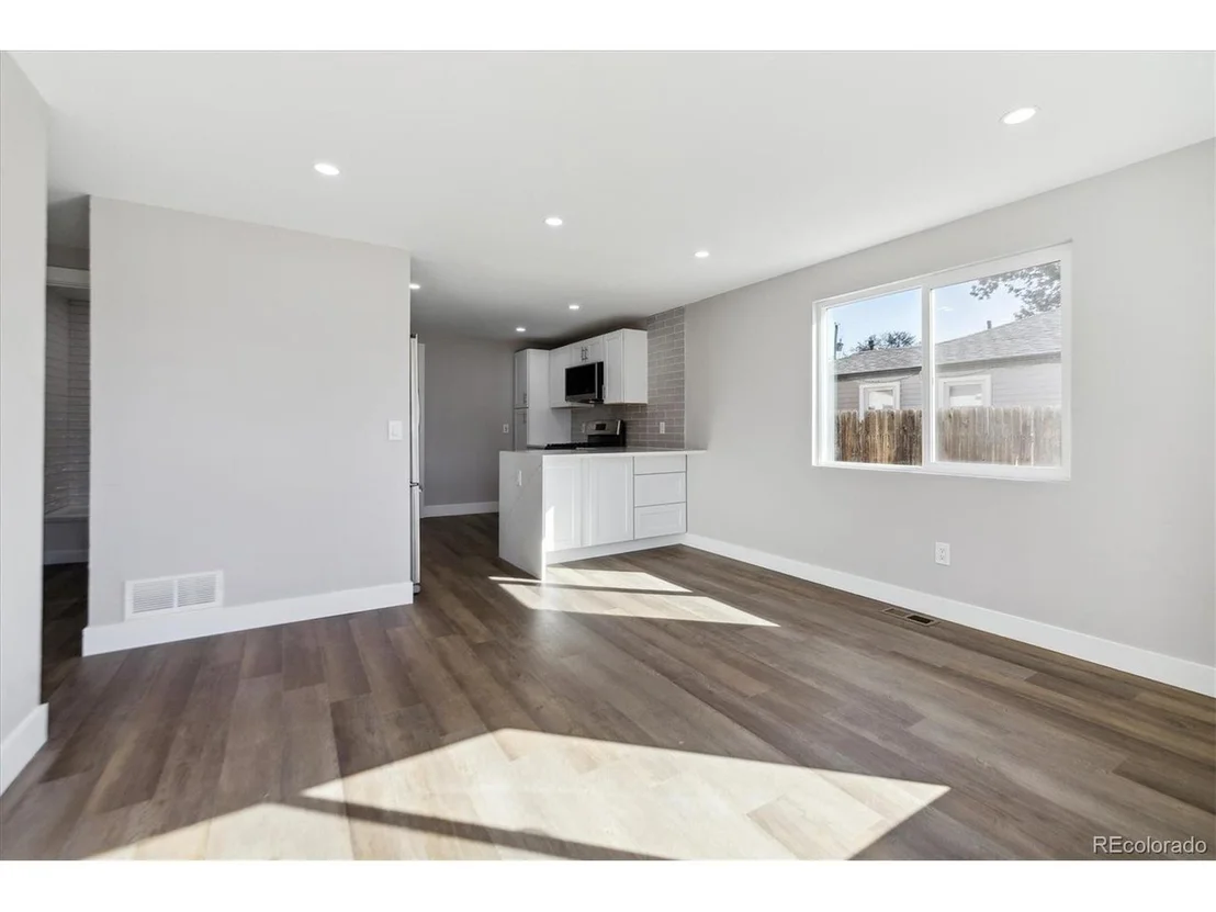Photo of 6875 Reno Dr