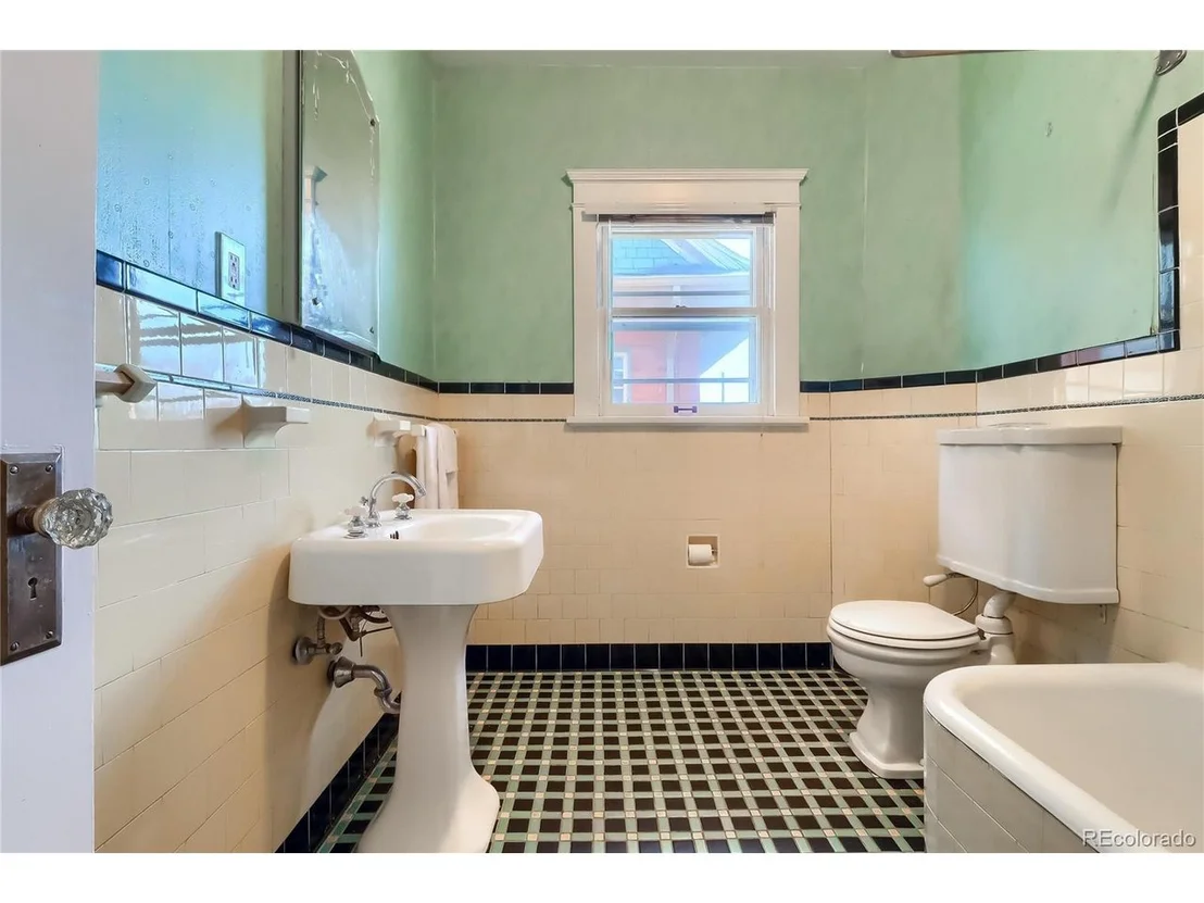 Photo of 3429 Colfax B Pl