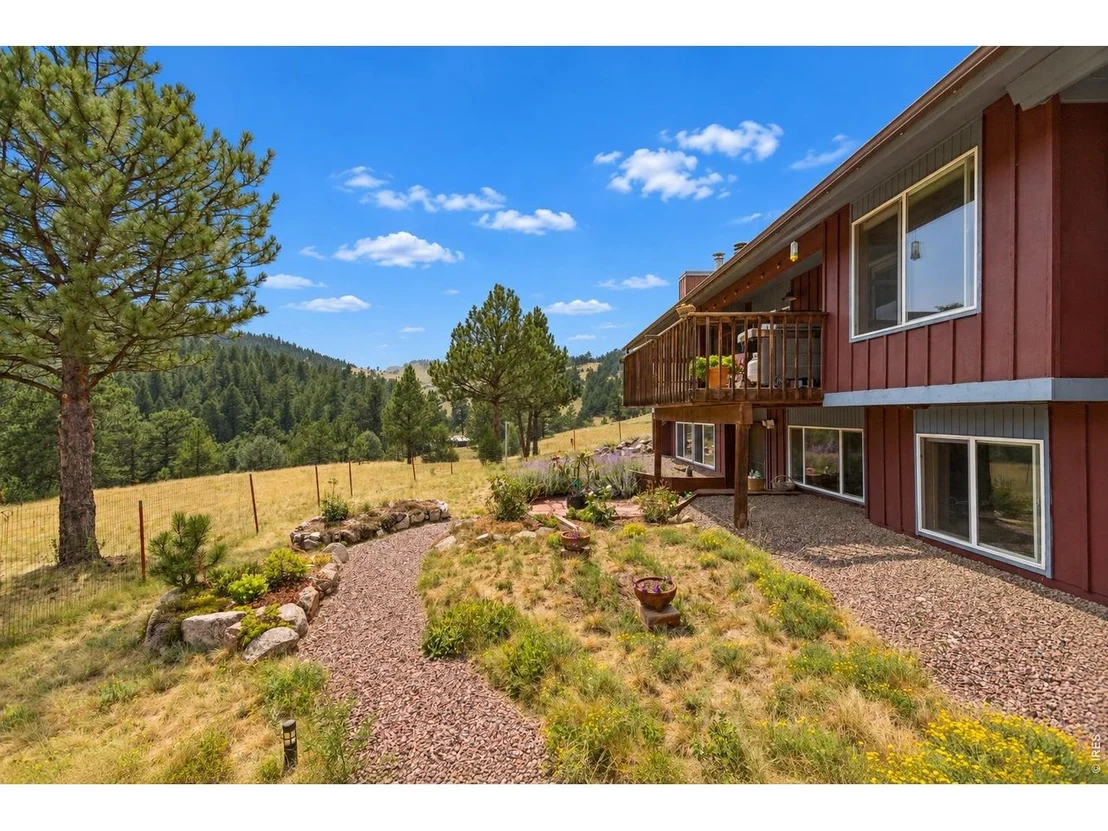 Photo of 936 Pika Rd