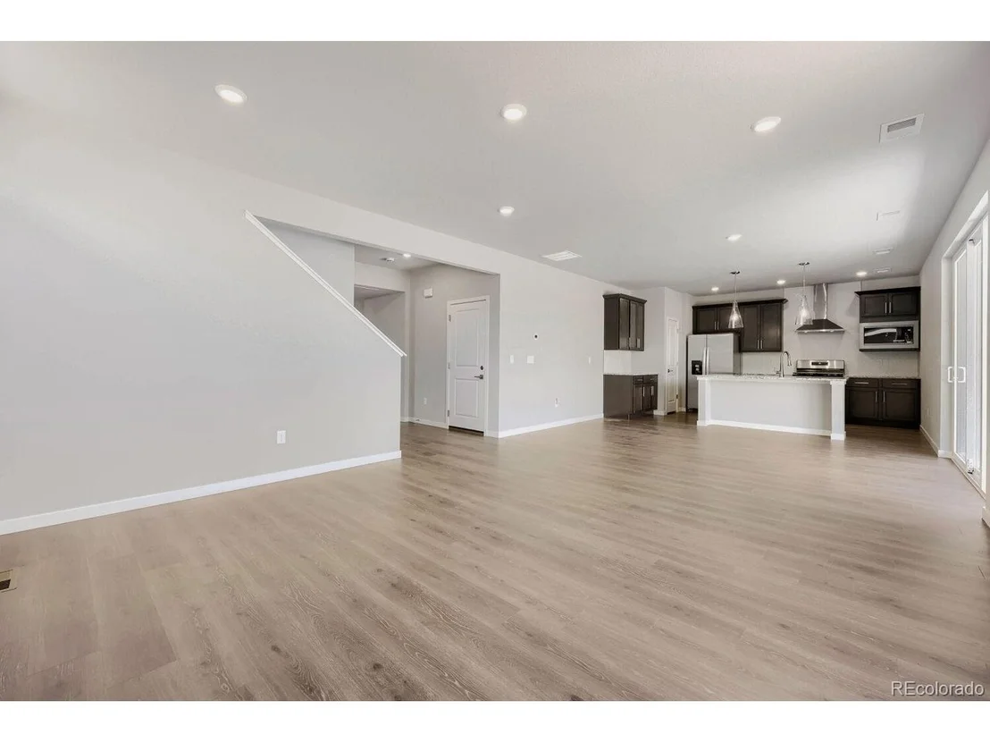 Photo of 46431 Heritage Ave