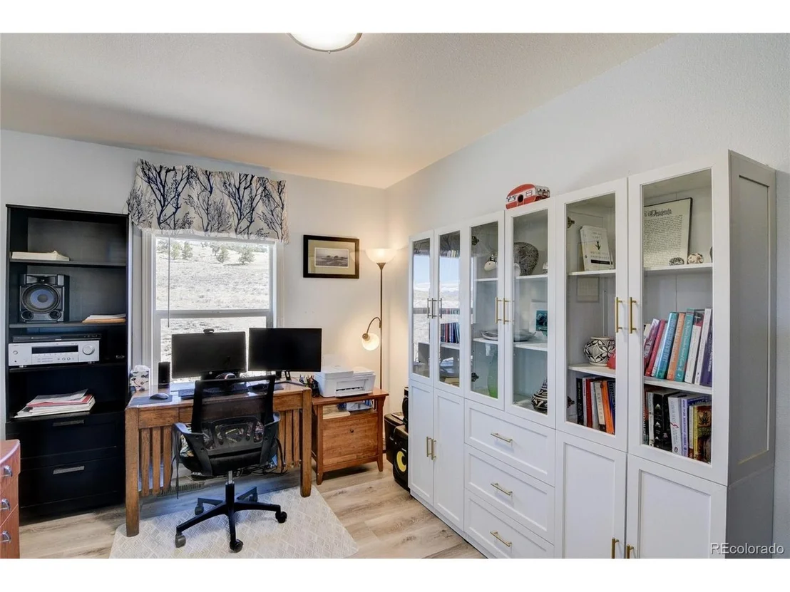 Photo of 261 Bridle Path