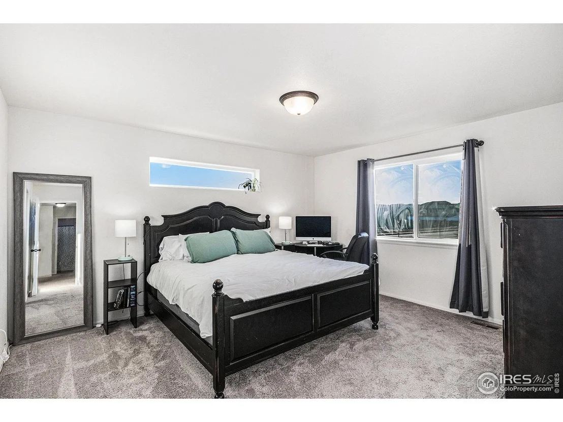 Photo of 985 Axis Dr