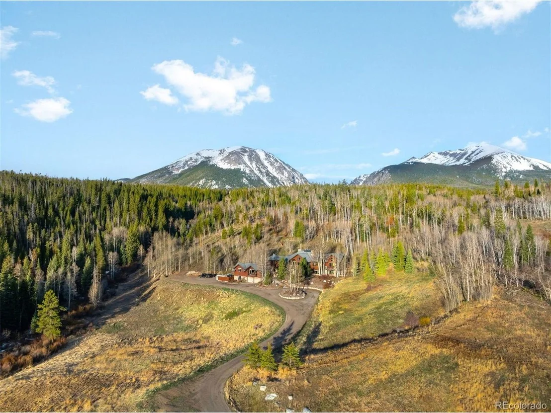 Photo of 348 Jade Rd