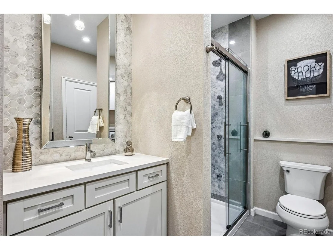 Photo of 5444 Fullerton Cir