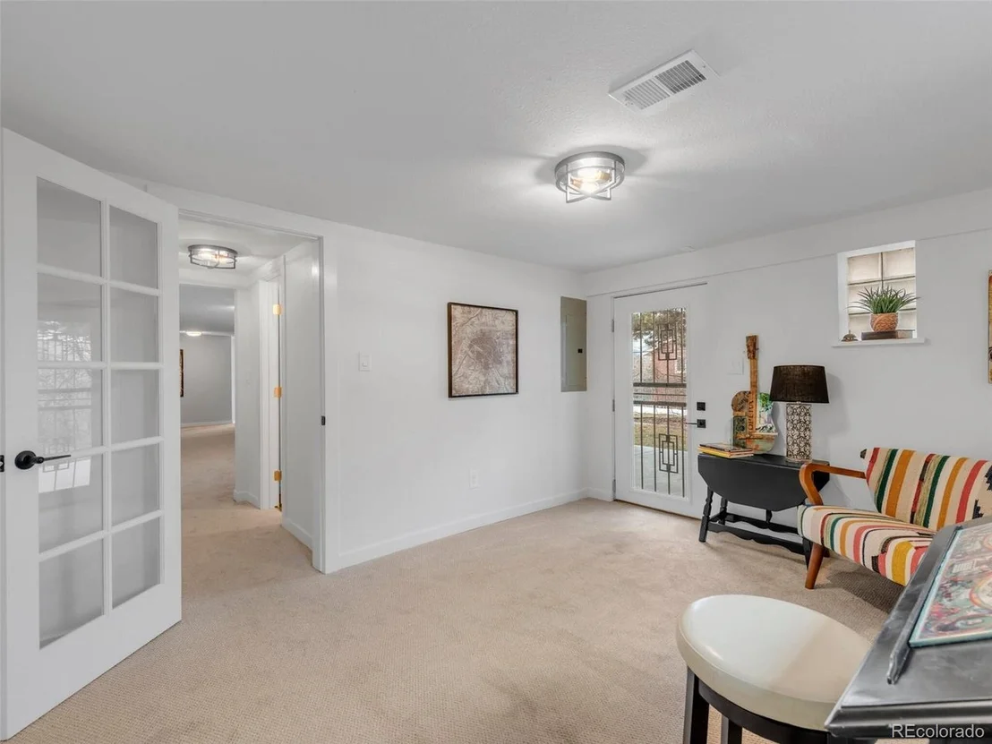 Photo of 1345 Overhill Rd