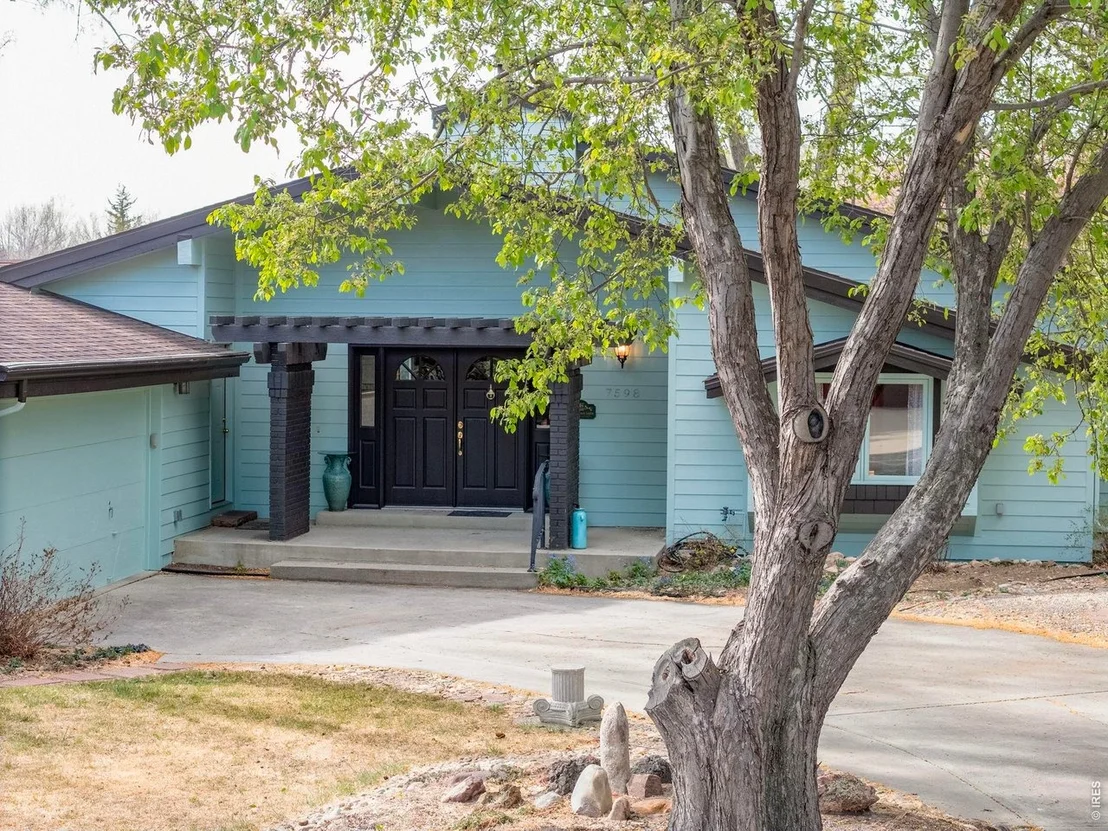 Photo of 7598 Estate Cir
