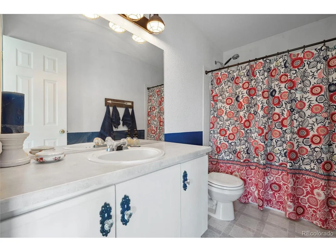 Photo of 7977 Emerson Ave