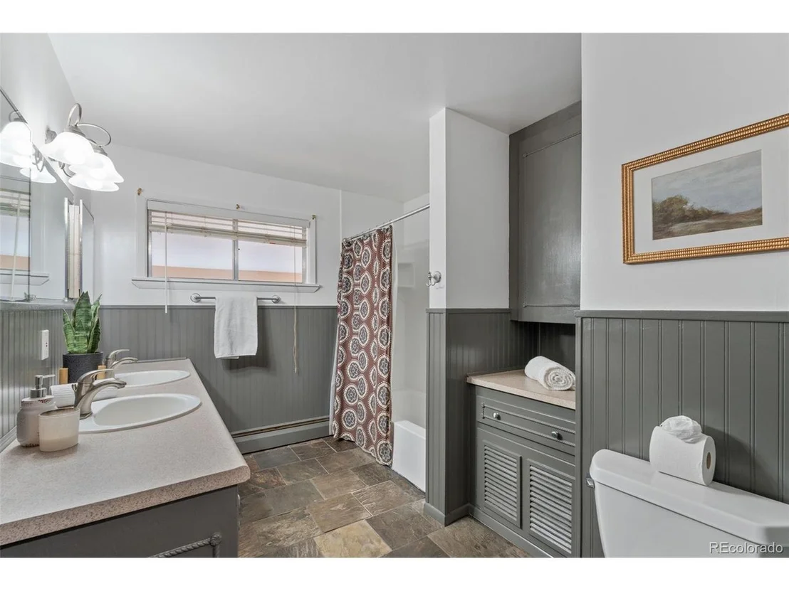 Photo of 5886 High Dr