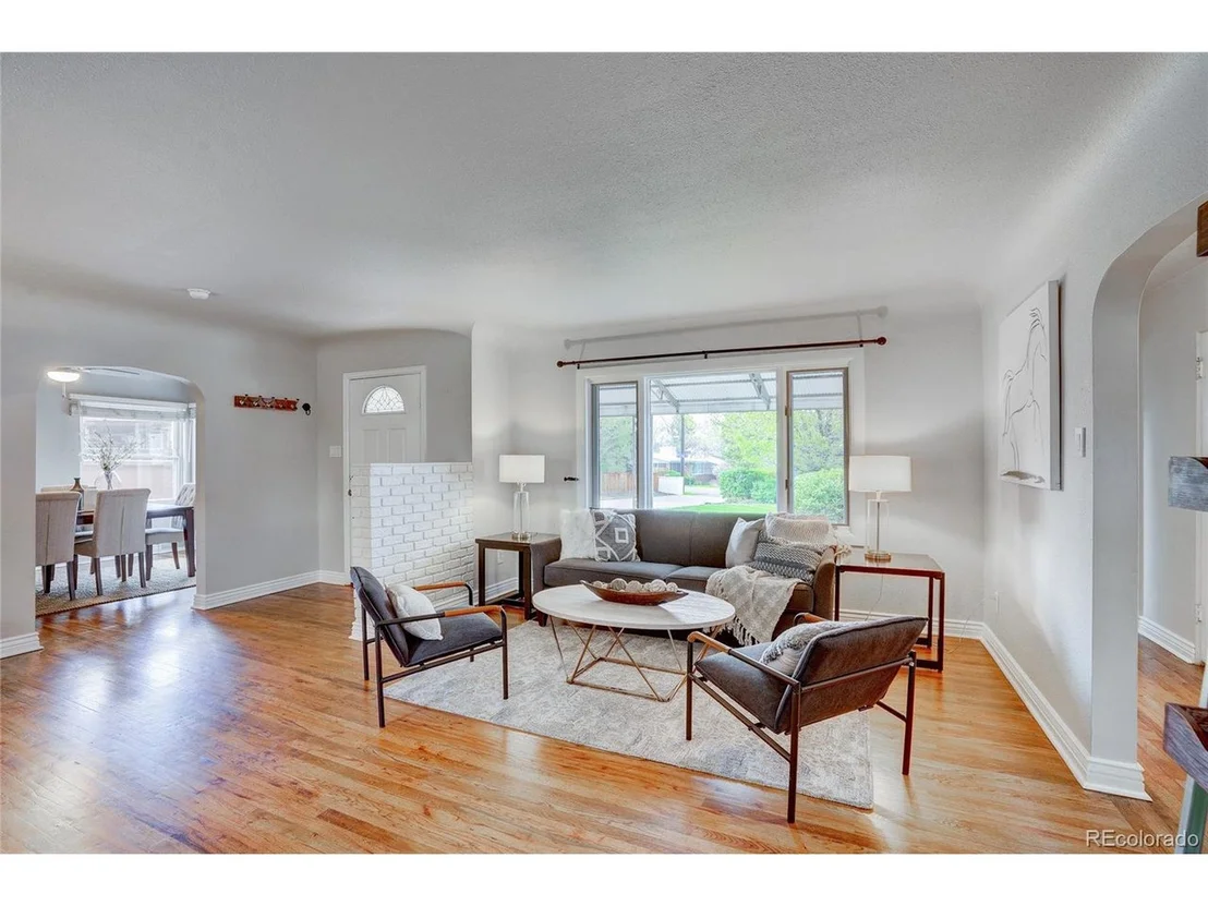 Photo of 7370 Broadview Dr